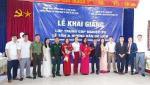 Lễ khai giảng các lớp nghề của Trường Trung cấp Công nghệ và Kinh tế Đối ngoại tại Trung tâm liên kết huyện Phong Thổ, Lai Châu